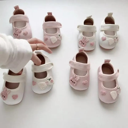 ベビー用靴 うさぎ刺繍ベルクロストラップベビーシューズ【mh0011075】