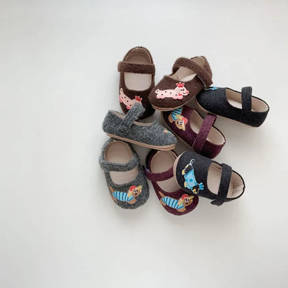 ベビー用靴 ドッグ刺繍フランネルストラップベビーシューズ【mh0011076】