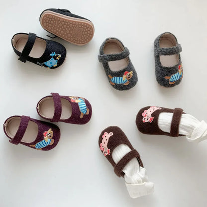 ベビー用靴 ドッグ刺繍フランネルストラップベビーシューズ【mh0011076】