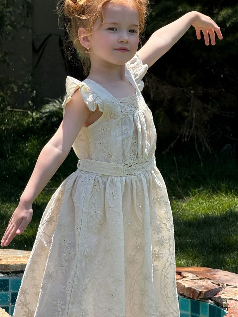 Fallay Embroidered Lace Ruffle Dress スクエアネック 半袖ワンピース【mh0013259】 Chengle 半袖ワンピース