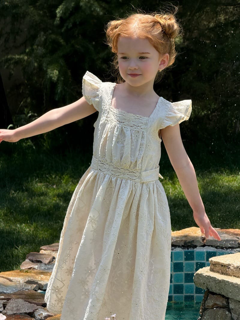 Fallay Embroidered Lace Ruffle Dress スクエアネック 半袖ワンピース【mh0013259】 Chengle 半袖ワンピース