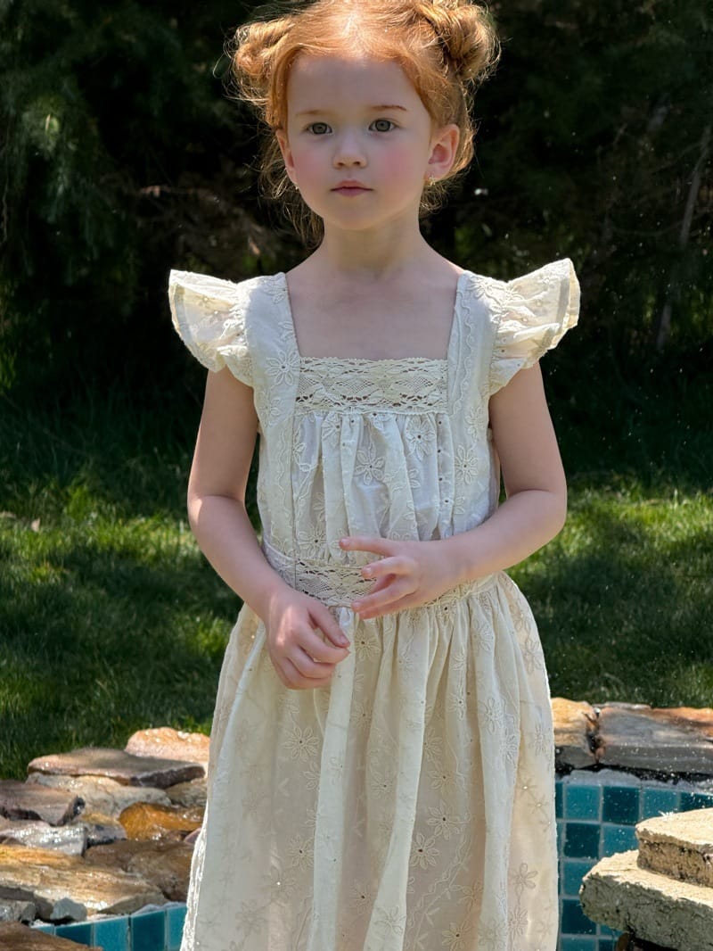 Fallay Embroidered Lace Ruffle Dress スクエアネック 半袖ワンピース【mh0013259】 Chengle 半袖ワンピース
