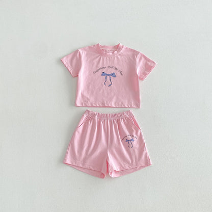 ピンクの半袖Tシャツとショートパンツ上下セット バレエ風プリント