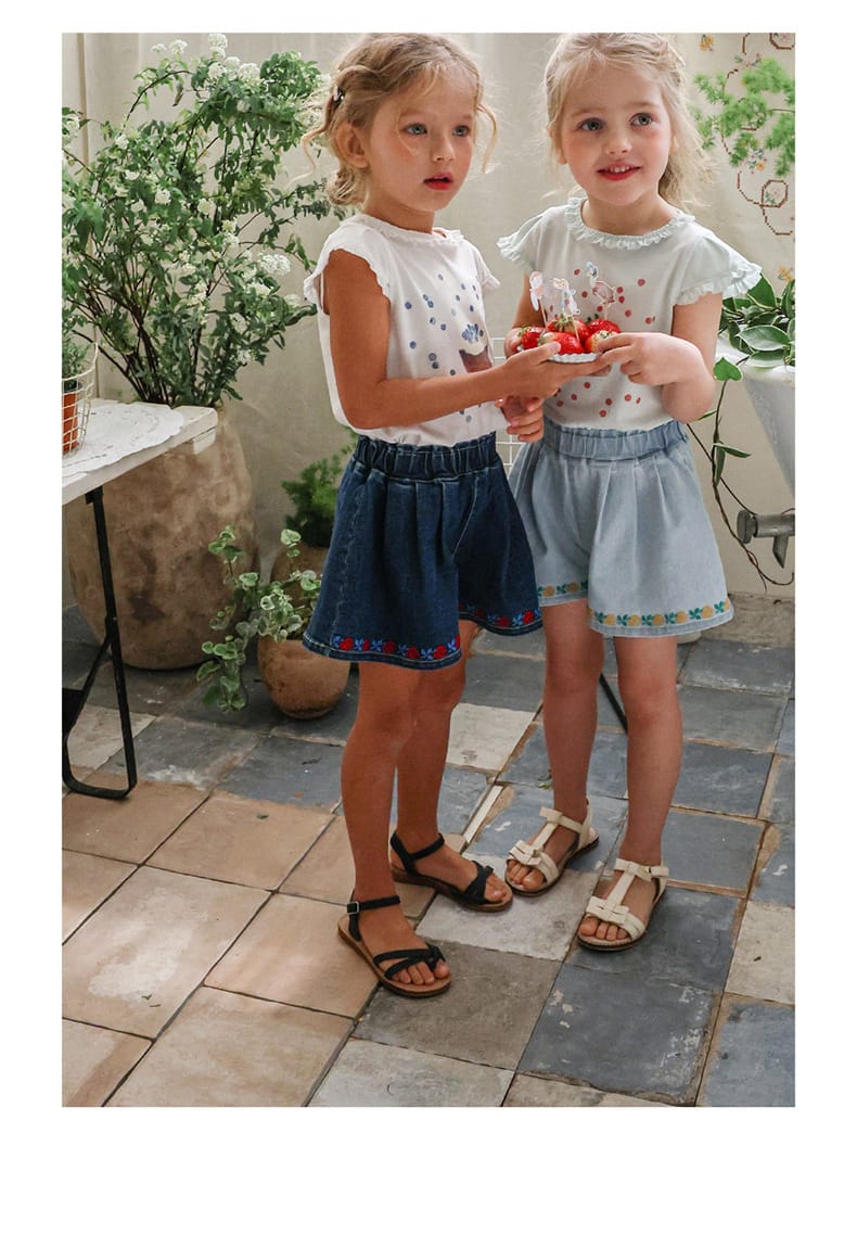 Floral Embroidered Denim Shorts 刺繍 デニムショートパンツ【mh0012988】 Strawberry Coral ハーフパンツ・ショートパンツ