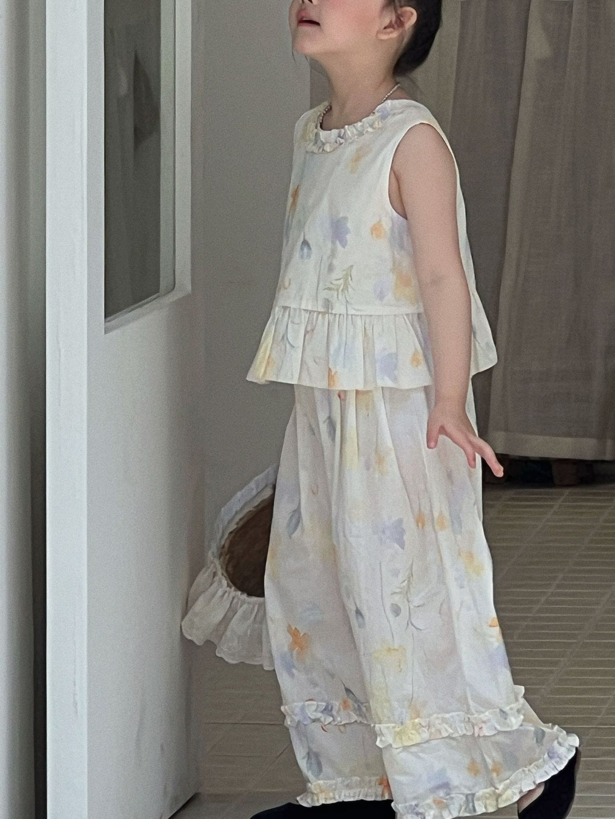 Floral Lace Vest Lantern Pants Two-Piece Set フラワー ノースリーブトップス ロングパンツ セット【mh0013301】 Mu Zika ノースリーブセットアップ