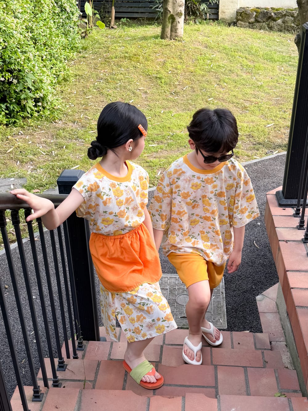 Floral Print Loose Top Dress and Shorts Set 田園プリント 半袖Tシャツ ショートパンツ 半袖ワンピース【mh0013517】 KUMAI.KIDS 半袖セットアップ