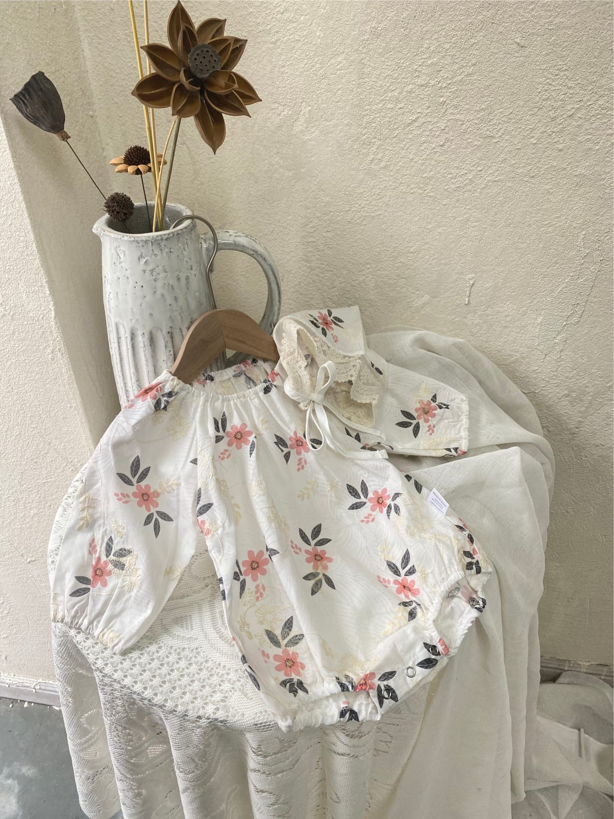 Flower Embroidered Romper with Bonnet 花柄 刺繍 ロンパース ボンネット【mh0012670】 BBAMMA 長袖ロンパース