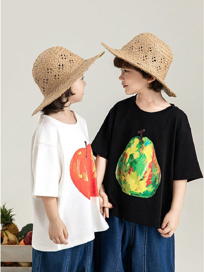 子ども用ブラックのコットンTシャツ、洋梨風フルーツのカラープリント