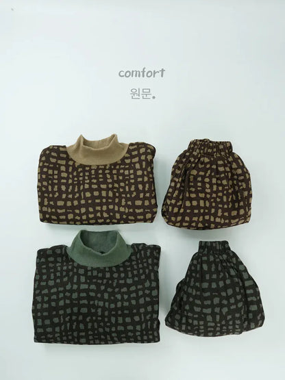 長袖セットアップ キッズセットアップ 2点セット モザイクチェックハイネック長袖スウェットトレーナー+ロングスウェットジョガーパンツ【mh0008131】