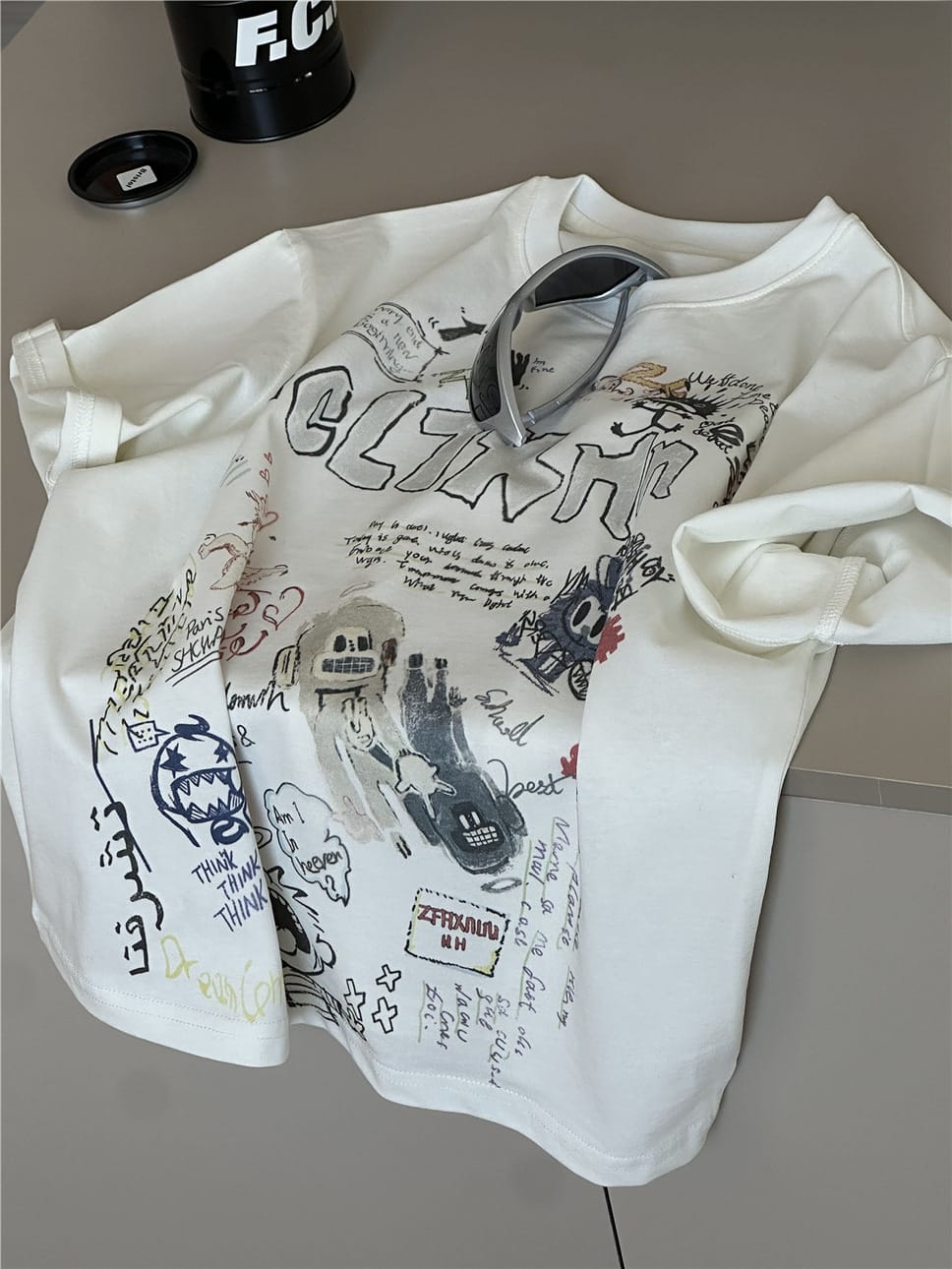 Graffiti Graphic Tee 落書きプリント 半袖Tシャツ【mh0012969】 snidols 半袖Tシャツ