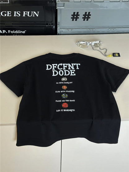 黒の英字プリント半袖Tシャツ（背面ロゴ）