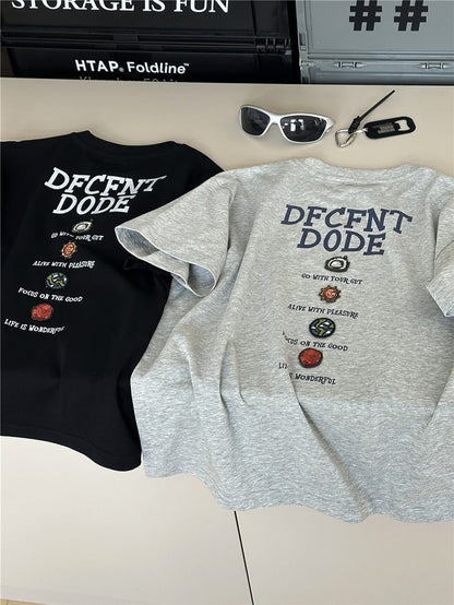 グレーとブラックの英字プリント半袖Tシャツ2枚セット、フロントにロゴ風