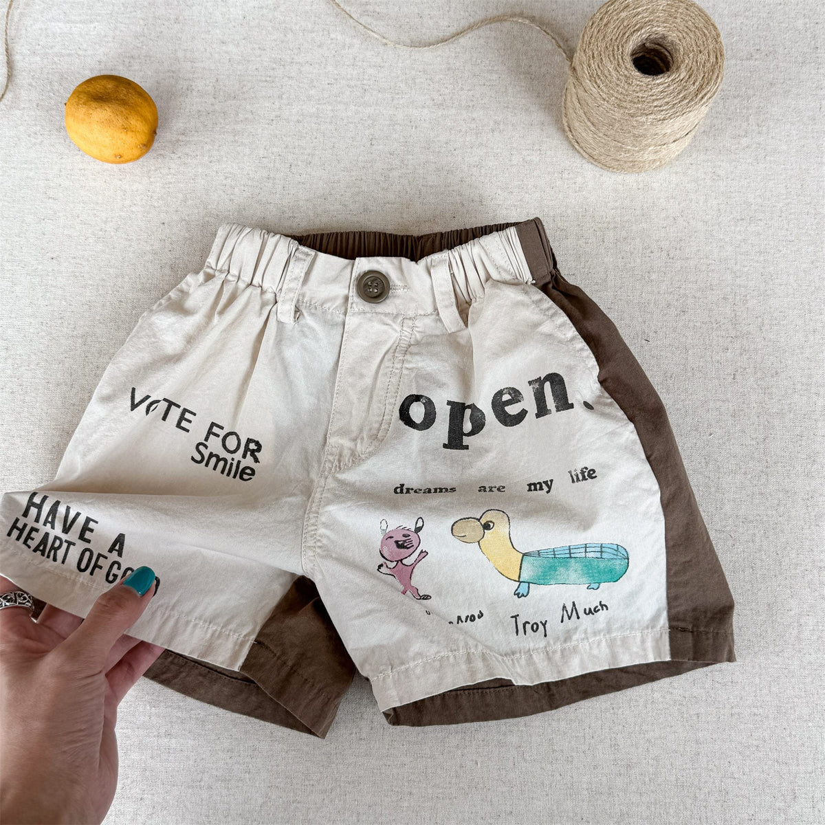 Graphic Letter Print Shorts プリント ショートパンツ【mh0013220】 Beige / 80cm ADbaby ハーフパンツ・ショートパンツ