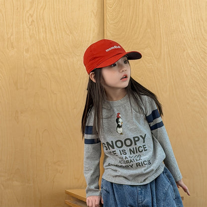 ライトグレー長袖Tシャツ、スヌーピーのイラスト＆文字プリント