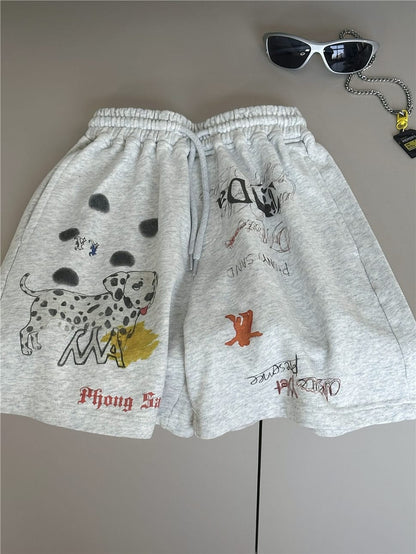 ライトグレー スウェットショートパンツ、フロント両面の動物プリント、紐付き