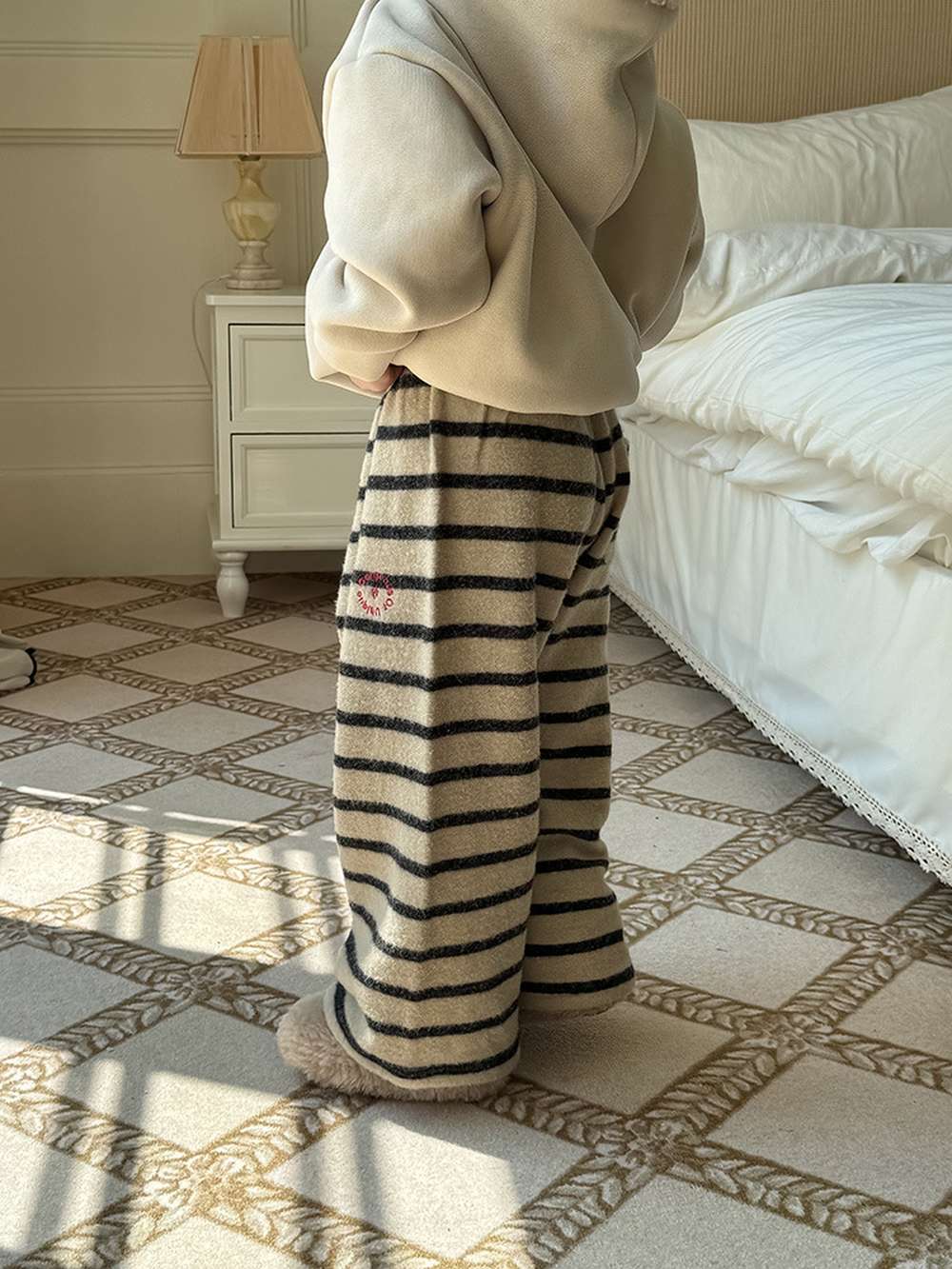 ロングパンツ・スウェットパンツ ロングボアパンツ もこもこ ボーダー スウェットパンツ【mh0011465】