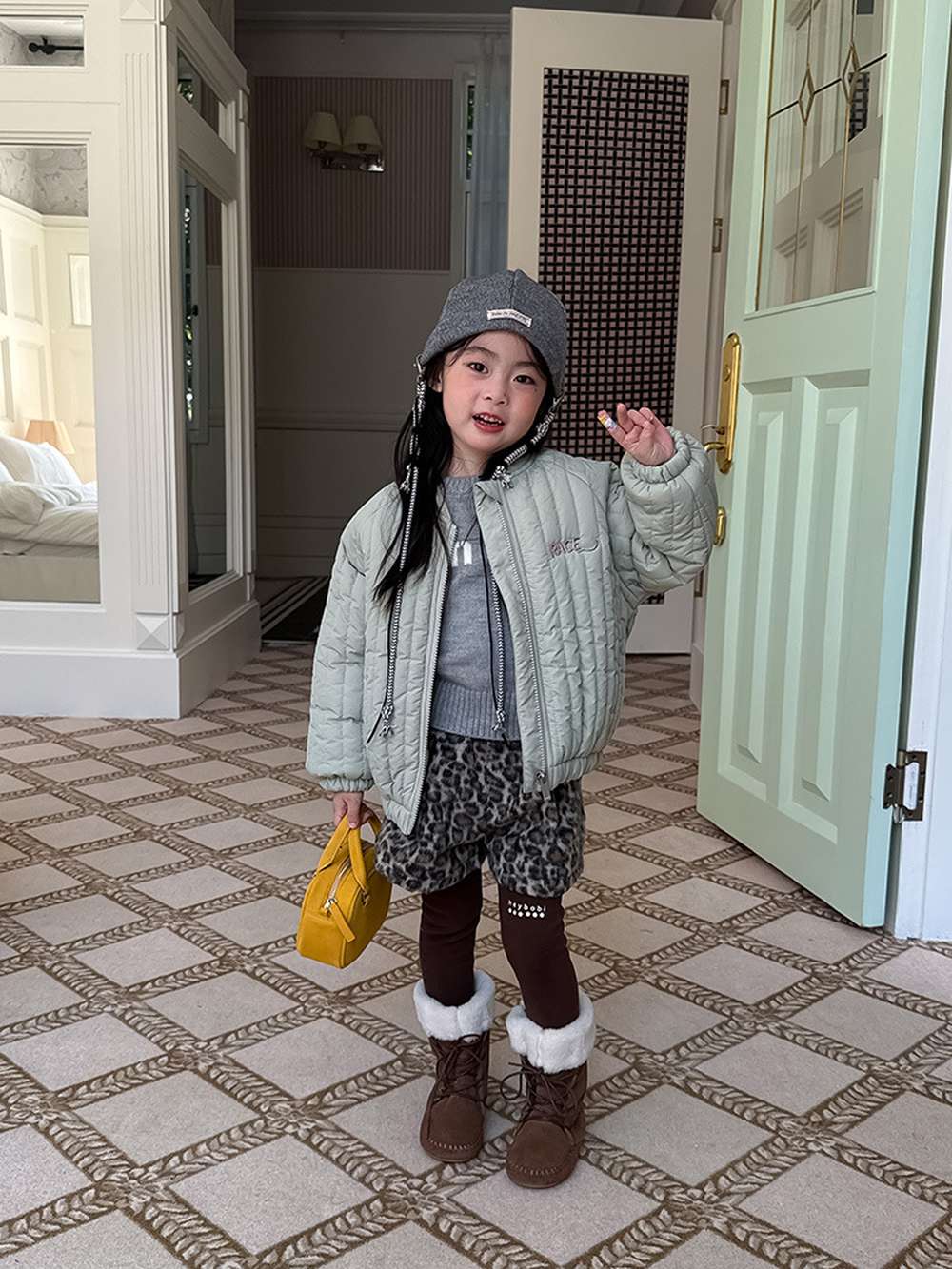 ショートコート・ジャケット・ジャンパー 長袖キルティングジャケット | 中綿入り総刺繍 | キャラクター柄アウター【mh0011467】