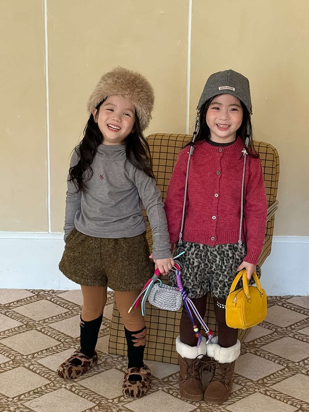 長袖Tシャツ 長袖ハイネックカットソー/もこもこボアショートパンツ 指穴リブ袖【mh0011456】