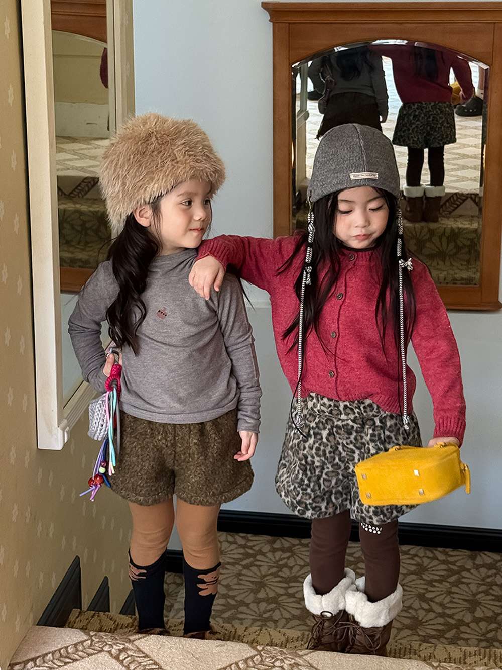 長袖Tシャツ 長袖ハイネックカットソー/もこもこボアショートパンツ 指穴リブ袖【mh0011456】