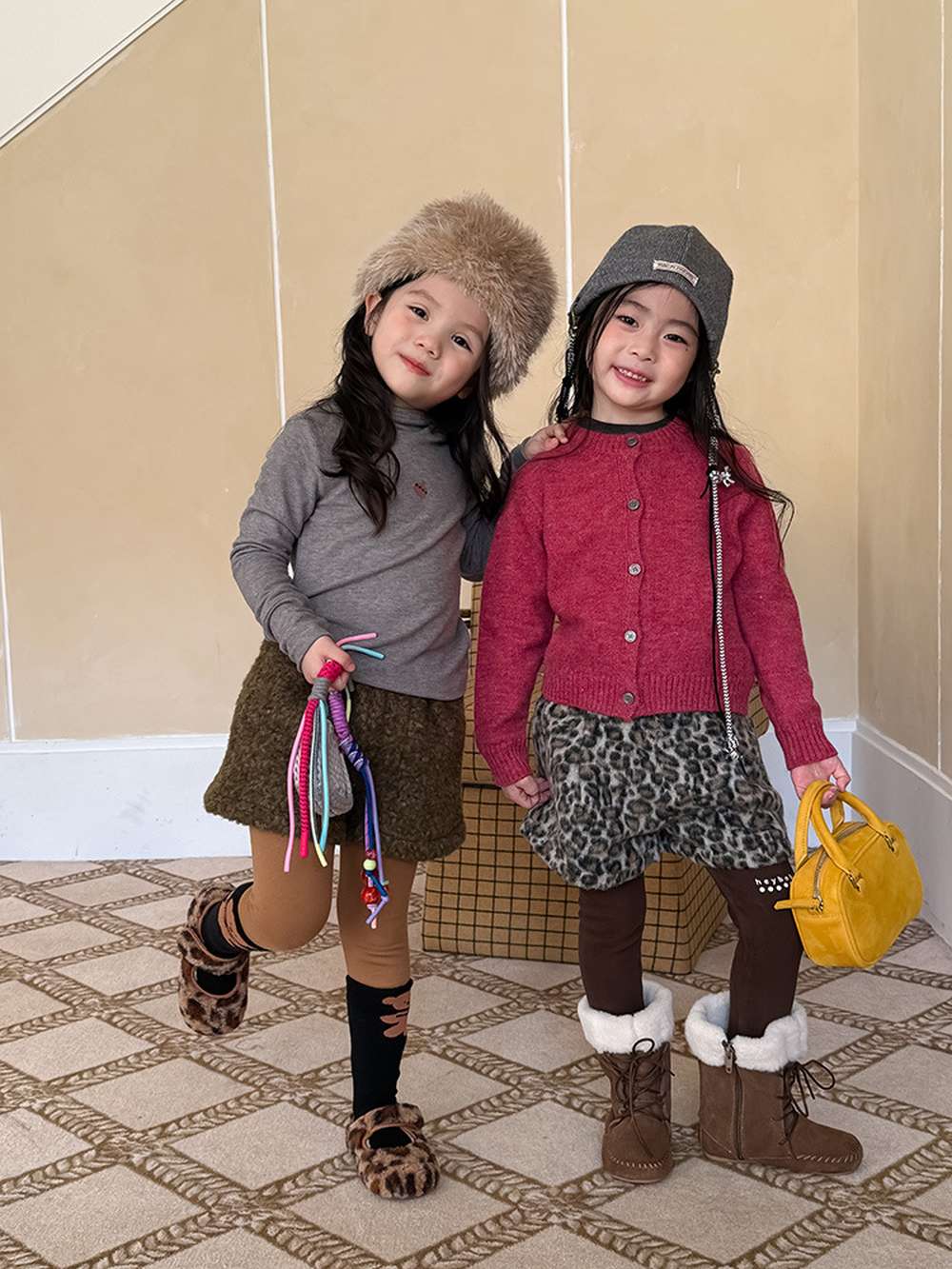 長袖Tシャツ 長袖ハイネックカットソー/もこもこボアショートパンツ 指穴リブ袖【mh0011456】