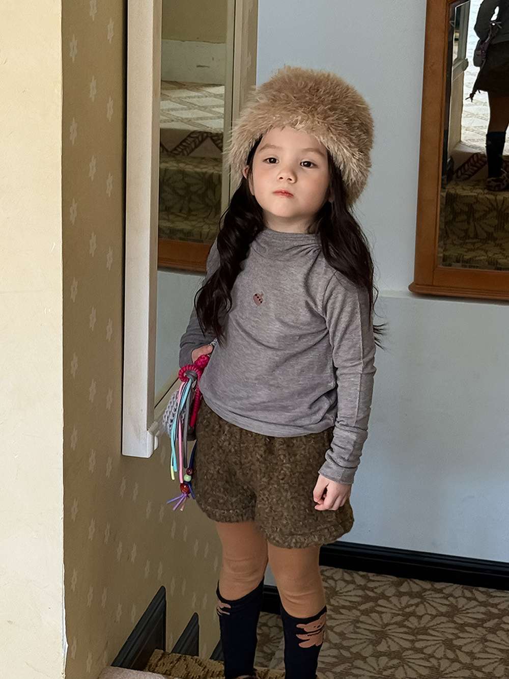 長袖Tシャツ 長袖ハイネックカットソー/もこもこボアショートパンツ 指穴リブ袖【mh0011456】