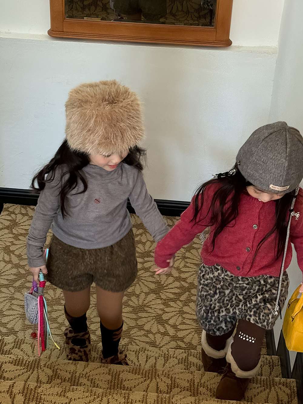 長袖Tシャツ 長袖ハイネックカットソー/もこもこボアショートパンツ 指穴リブ袖【mh0011456】