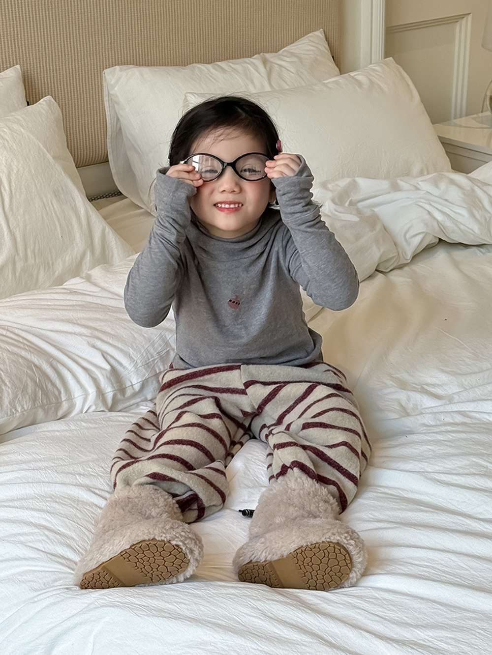 長袖Tシャツ 長袖ハイネックカットソー/もこもこボアショートパンツ 指穴リブ袖【mh0011456】