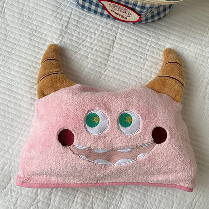 フード付きバスタオル ピンクの猫風デザイン（目と口の刺繍）