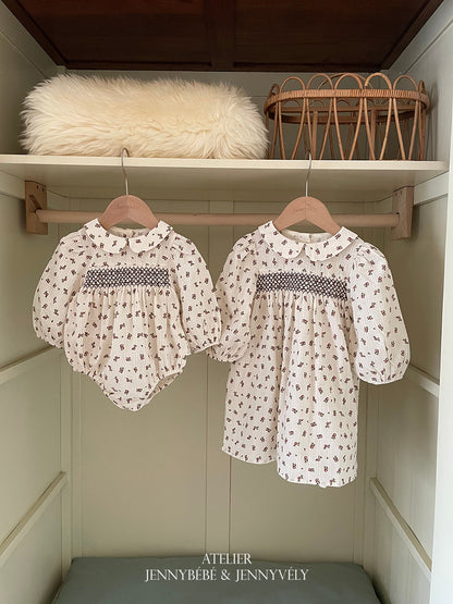 ベビー スモッキング刺繍 花柄 長袖ロンパース 長袖ワンピース【mh0014672】