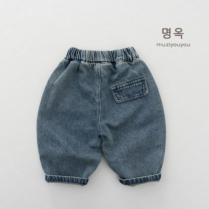 キッズのウォッシュ加工デニムパンツ、後ろポケット付き、ウエストゴム