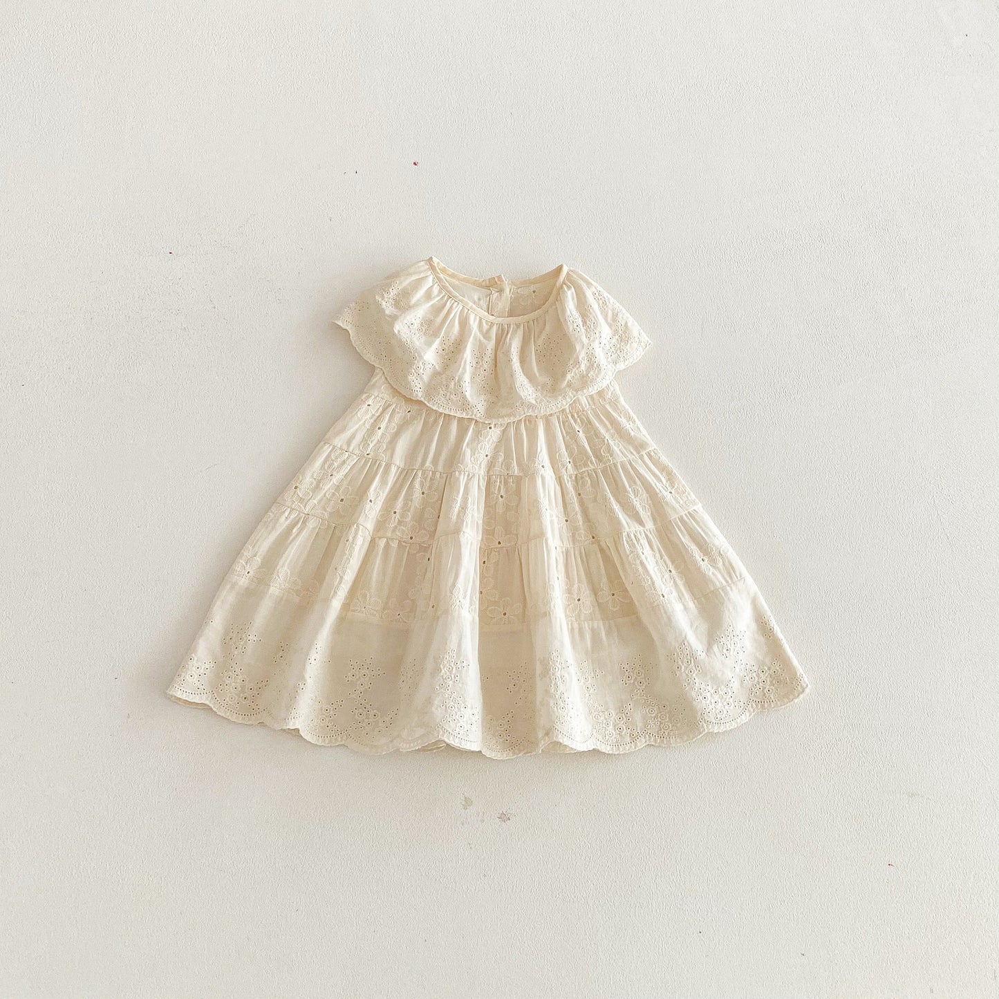 Eyelet Embroidered Ruffle Tiered Dress ベージュ レースカラー ティアード ワンピース【mh0012725】