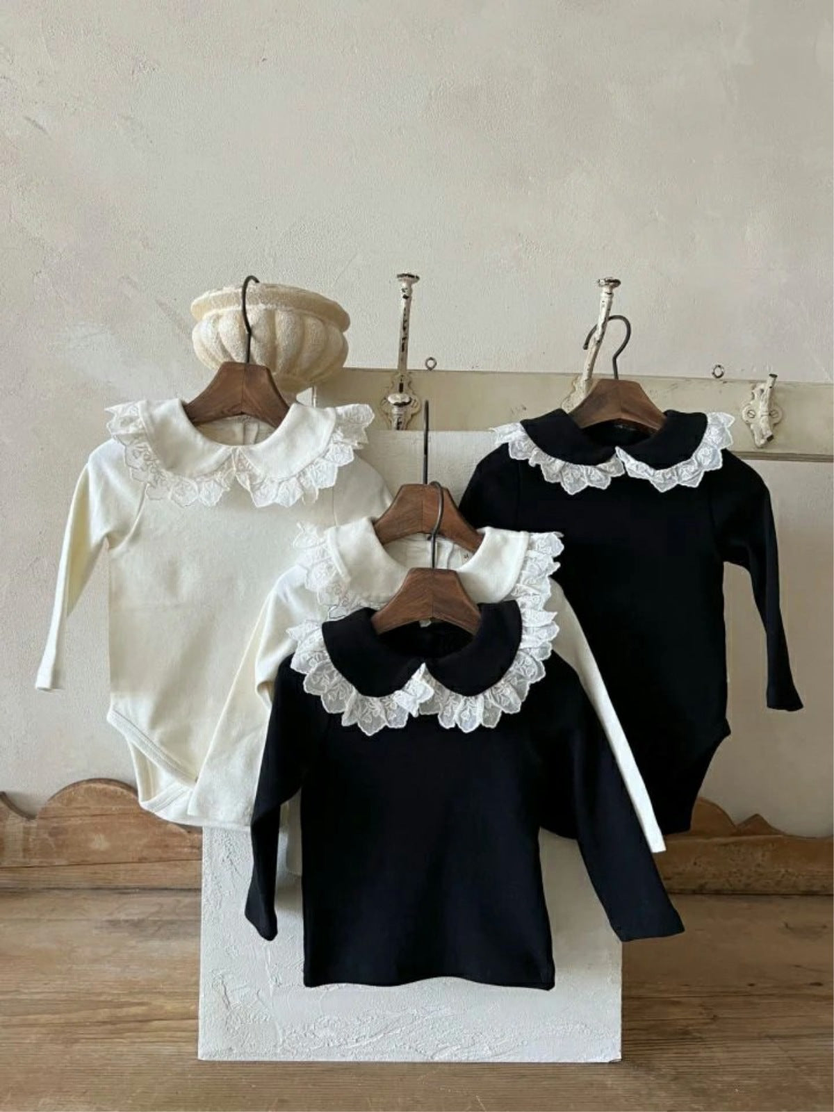 Camiseta de manga larga para bebé o niño/a con cuello de doble volante【mh0014704】