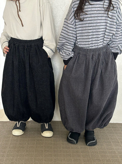 キッズ用バルーンワイドパンツ、黒とグレー系／ゆったりシルエット