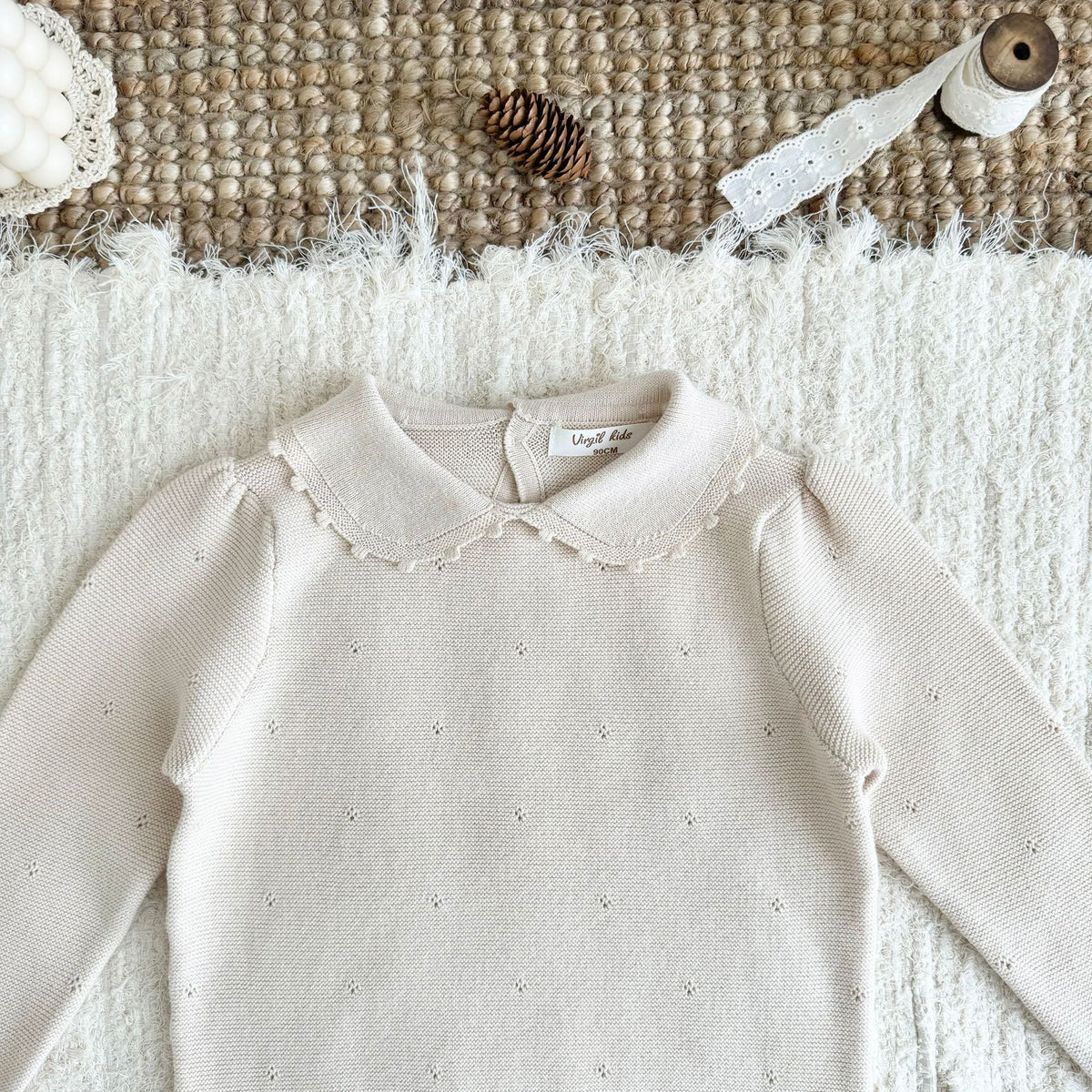 Jersey de punto para niños con cuello redondo, volantes, borde festoneado y calados [mh0014616]