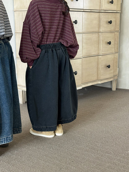 キッズデニムワイドパンツ、ダークブルー、ゆったりシルエットのクロップド丈