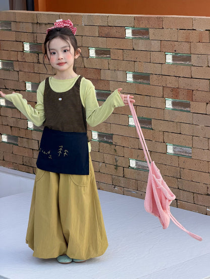 キッズ用細ボーダーニットベストと長袖Tシャツ、ワイドパンツ（黄パンツ）