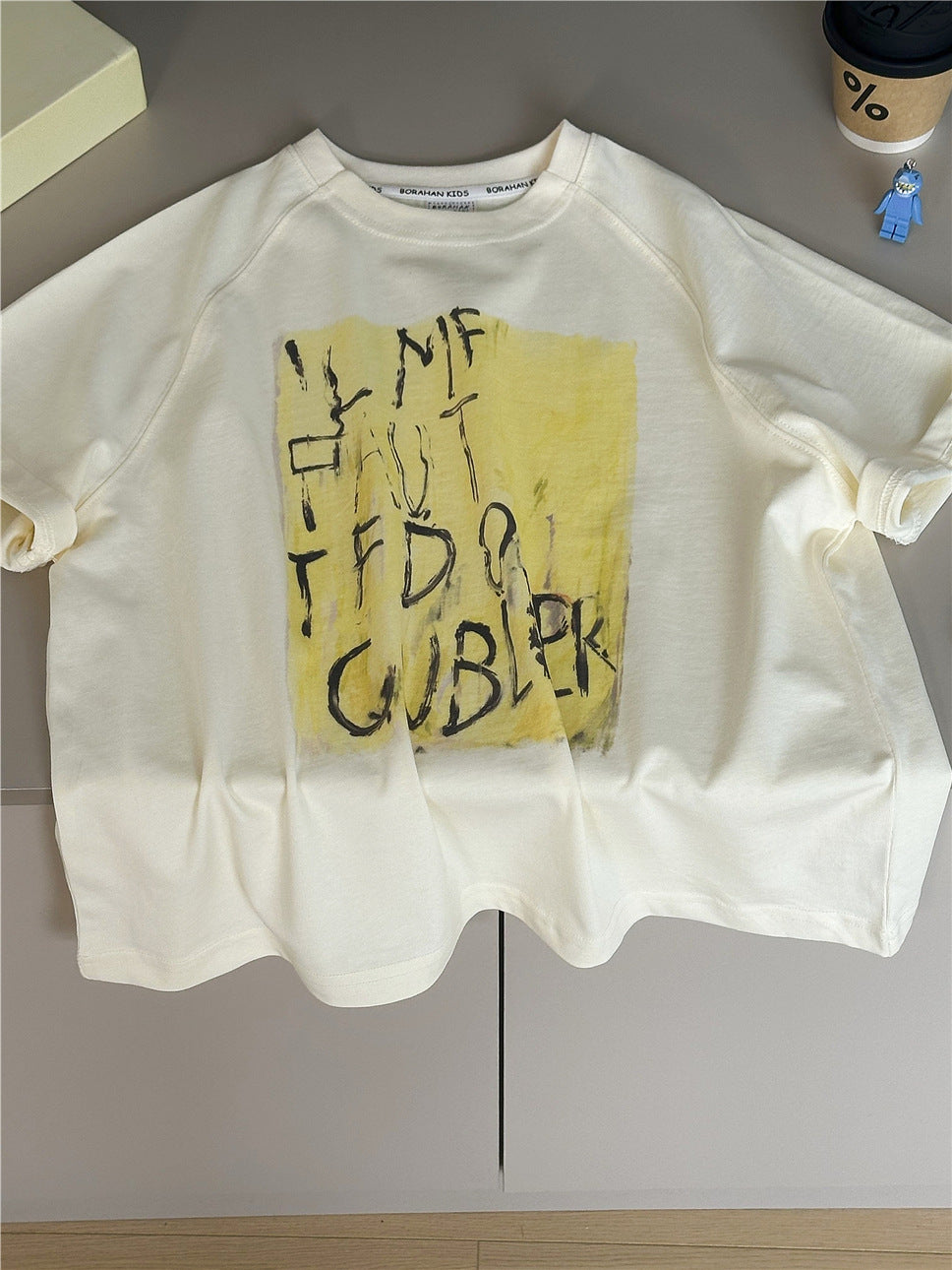 Textured Abstract Tee 英字プリント 半袖Tシャツ【mh0012942】
