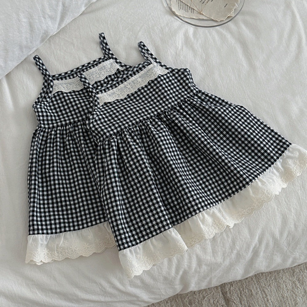 Vestido camisero de tirantes para bebé y niña con estampado de cuadros vichy, cuello con volantes, acabado en ondas y detalle de encaje, incluye camiseta de manga larga 【mh0014481】