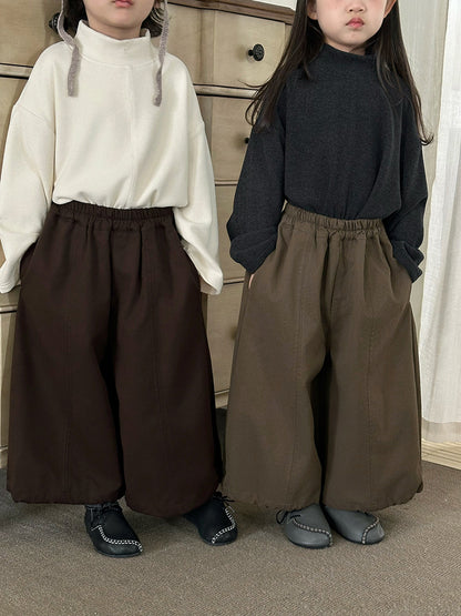 キッズ用ルーズワイドパンツ、ダークブラウンとブラックの切替ステッチ