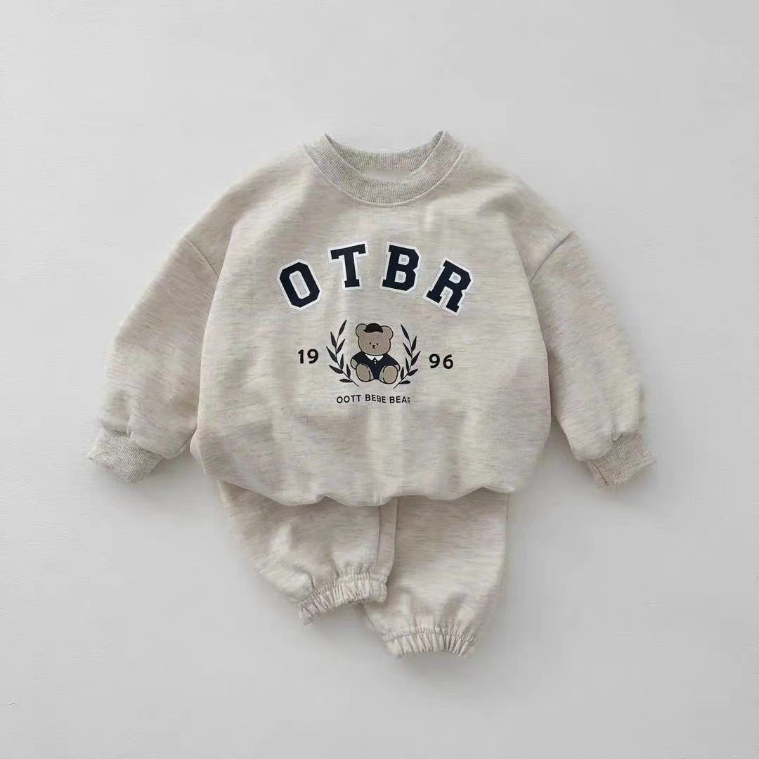 Conjunto de sudadera con logo estilo universitario y pantalón largo para bebé y niños 【mh0014631】