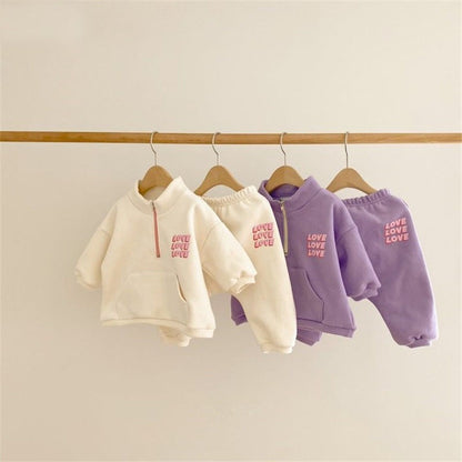 Conjunto de sudadera de manga larga con media cremallera y estampado de logotipo y pantalón largo para bebés y niños 【mh0014638】