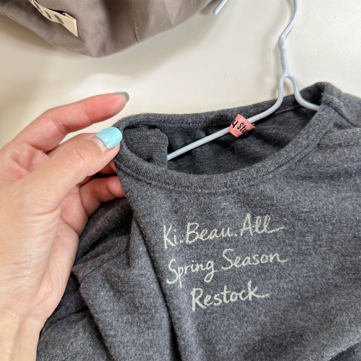 キッズ 英字レター 刺繍 裾フリル 長袖Tシャツ【mh0014552】