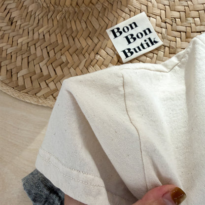 生成り半袖Tシャツ、背面の縫い目と襟まわり