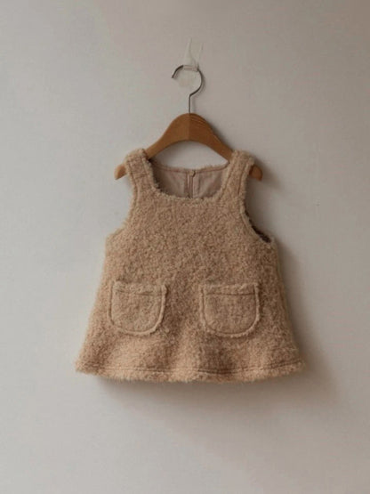 Sleeveless dress with boa fabric, square neck, and pockets. Jumper skirt [mh0011634]