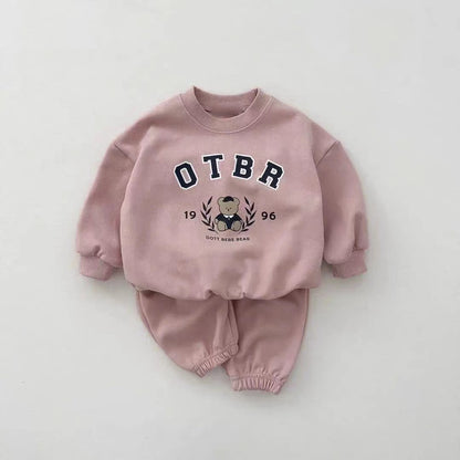 Conjunto de sudadera con logo estilo universitario y pantalón largo para bebé y niños 【mh0014631】