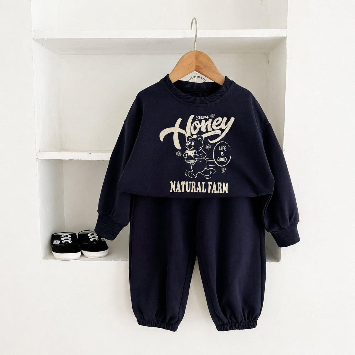 Conjunto de sudadera de manga larga con estampado de oso y logo de letras y pantalón largo para bebés y niños 【mh0014647】