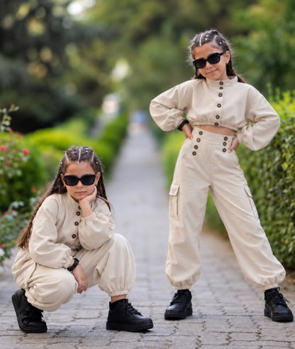 Conjunto infantil de sudadera de manga larga con cuello mao y corte cropped y pantalón cargo 【mh0014732】