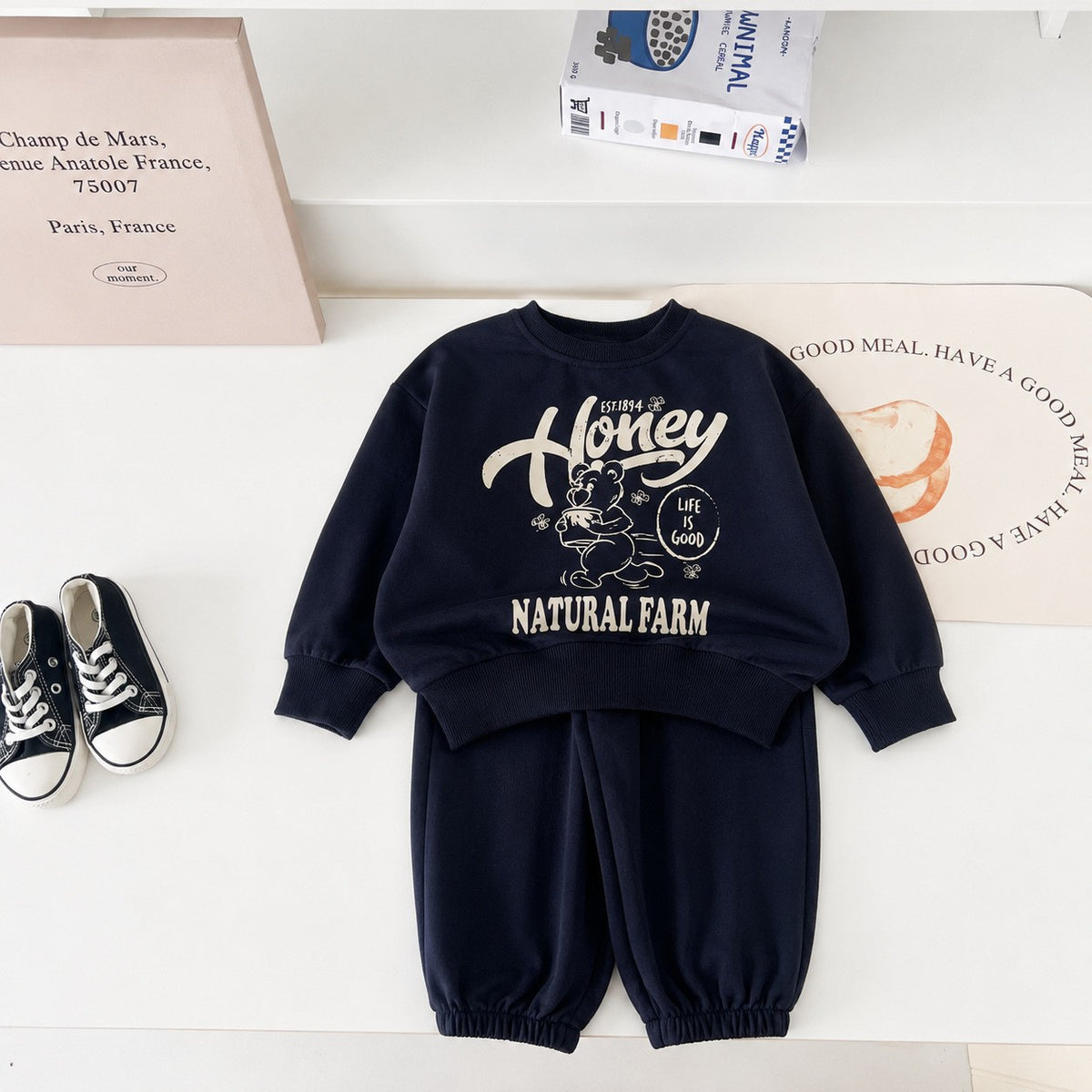 Conjunto de sudadera de manga larga con estampado de oso y logo de letras y pantalón largo para bebés y niños 【mh0014647】