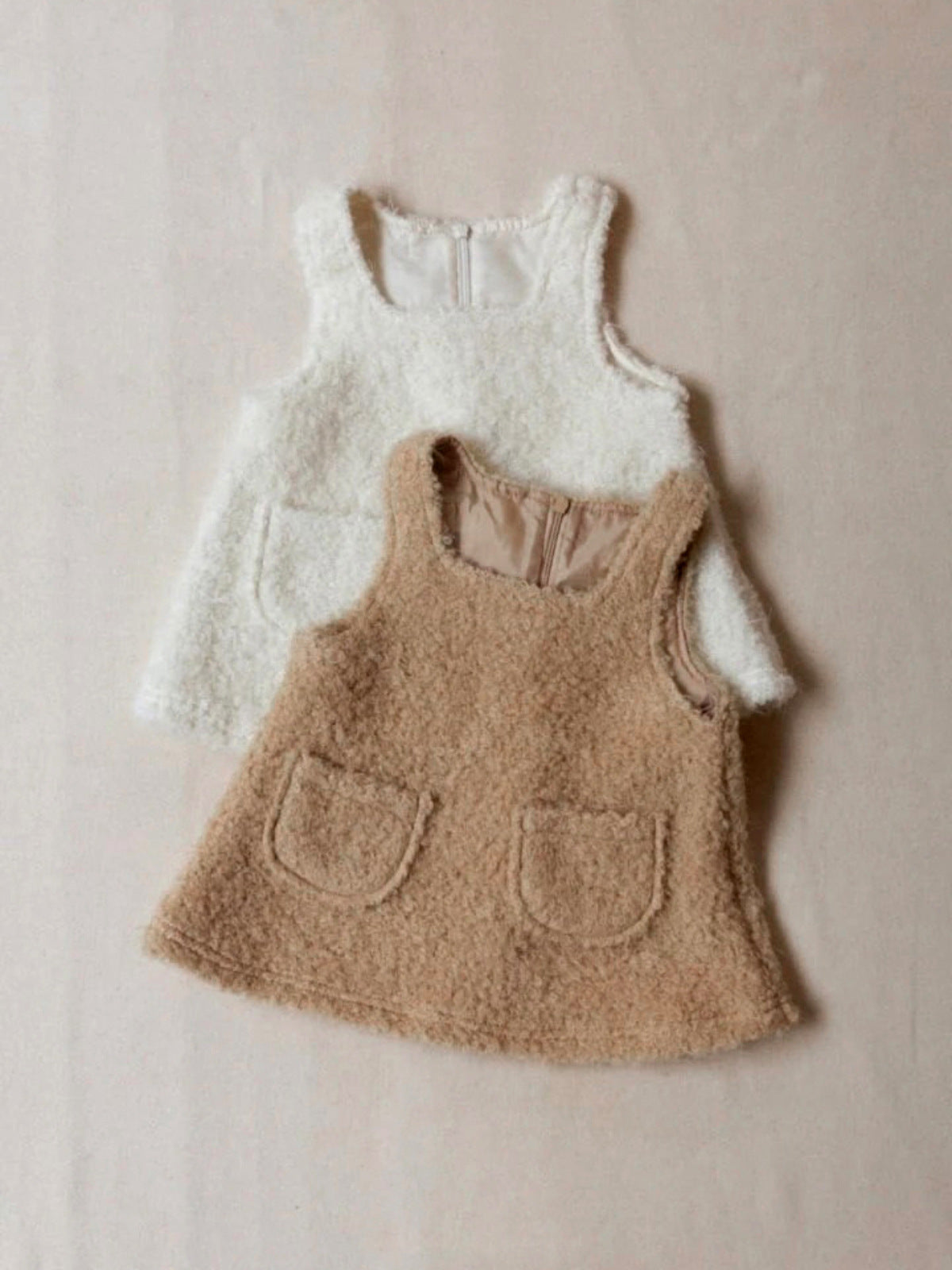 Sleeveless dress with boa fabric, square neck, and pockets. Jumper skirt [mh0011634]