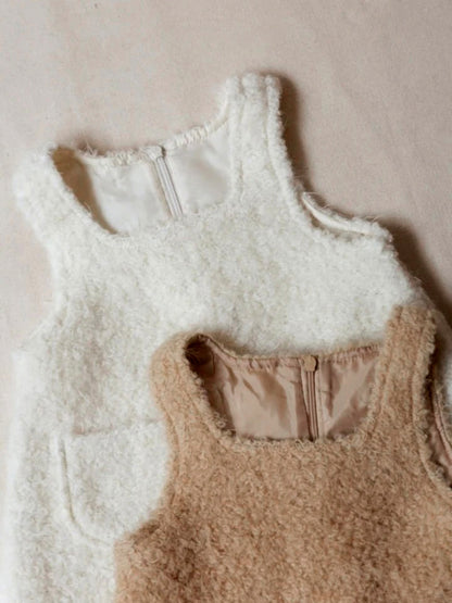 Sleeveless dress with boa fabric, square neck, and pockets. Jumper skirt [mh0011634]